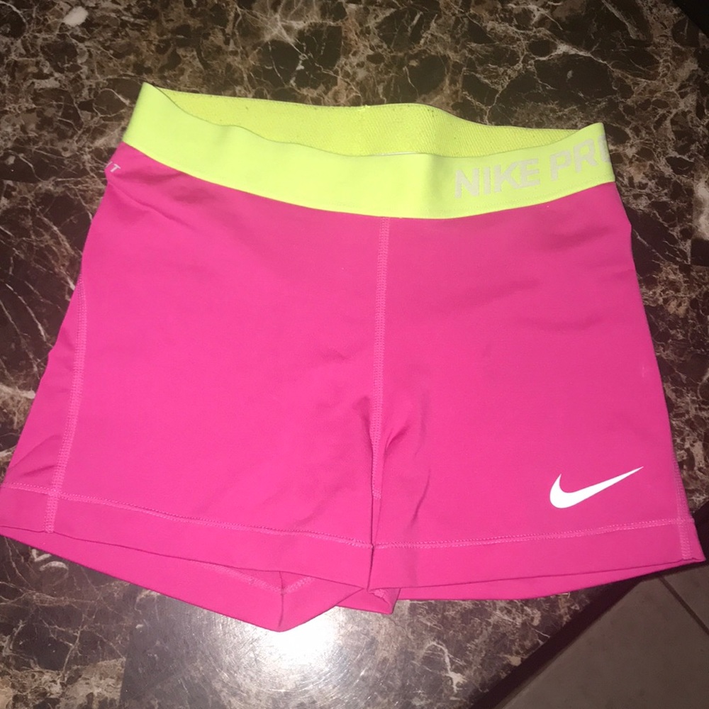 Medium pink NIKE PROS